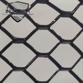 Golden aluminum expanded metal meshes with diamond holes are installed on interior wall.