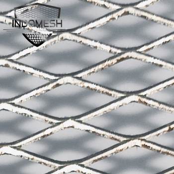 Golden aluminum expanded metal meshes with diamond holes are installed on interior wall.